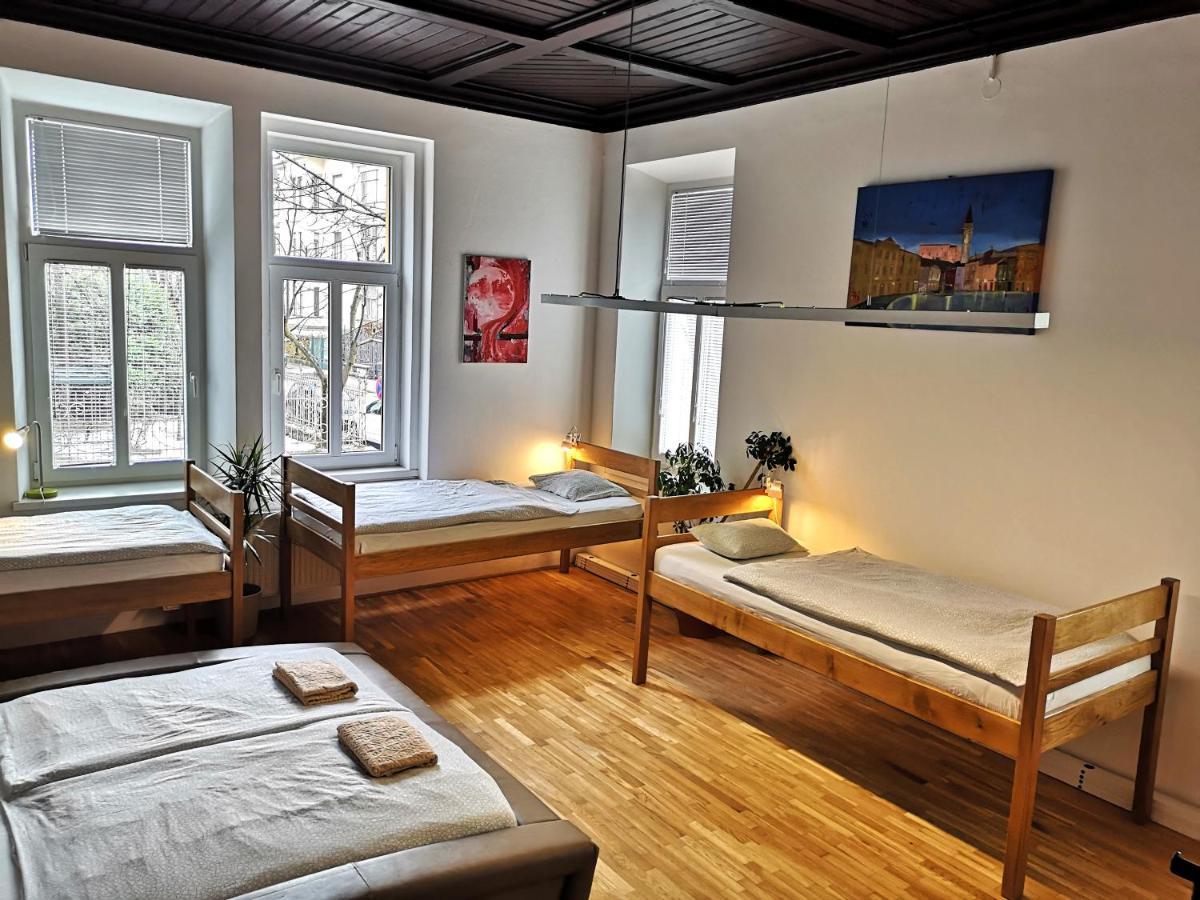 Vila Veselova, Ljubljana City Center Hostel Εξωτερικό φωτογραφία